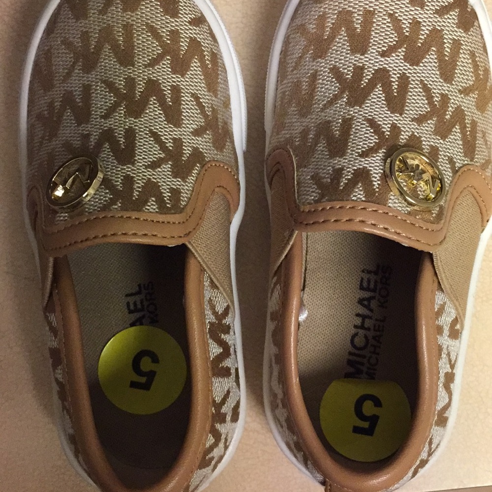 Baby shoes